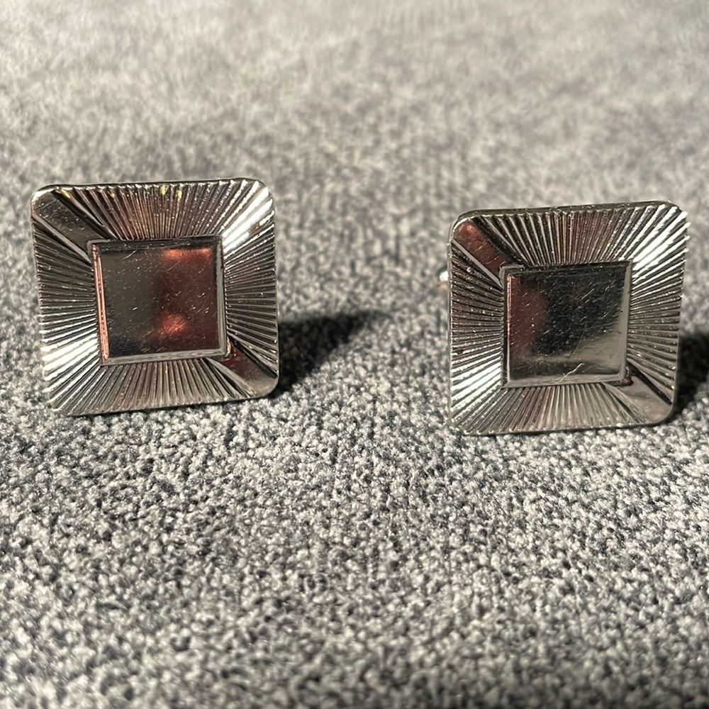 Silver tone cuff links. 3/4 inch square
